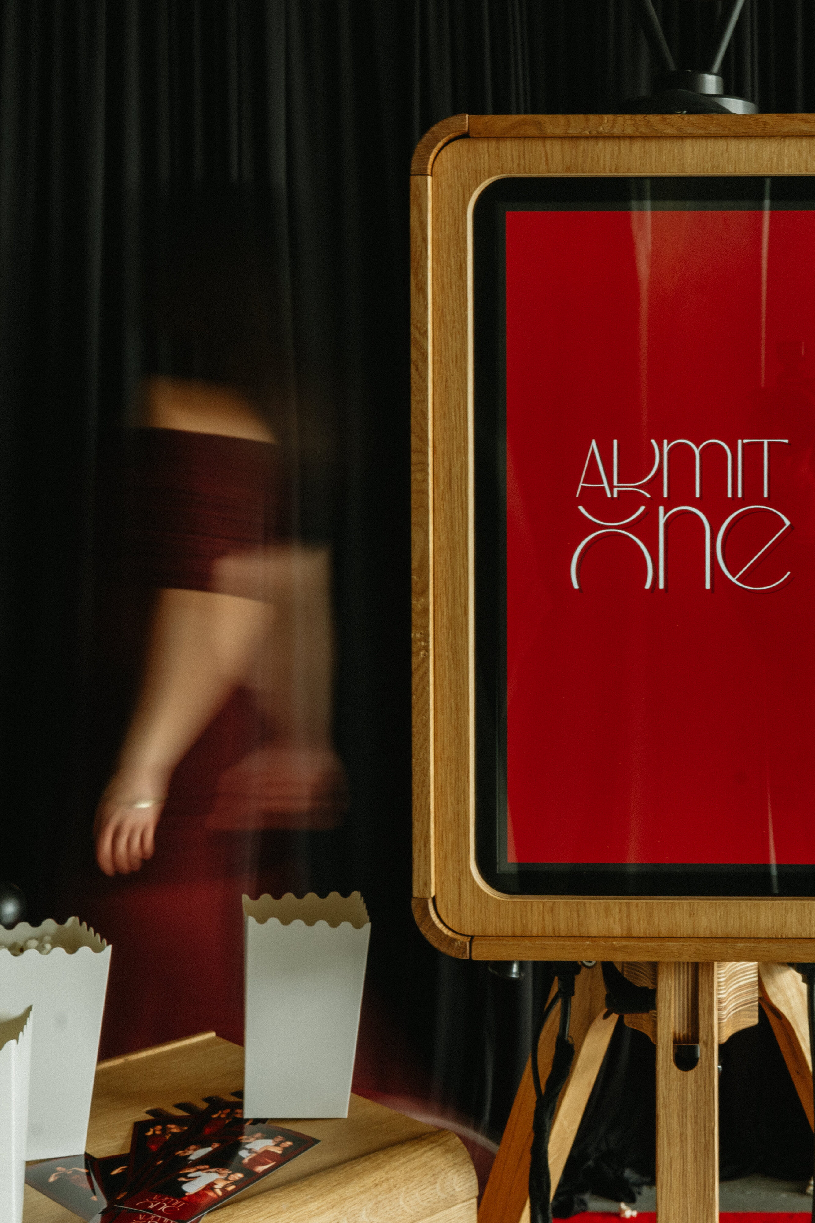 Branded photo booth cinema-style start screen